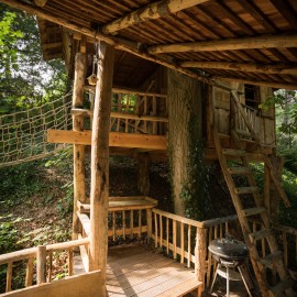 Boomhuttenbouwer Rob duurzaamhout 3 Boomhuttenbouwer Rob duurzaamhout 3