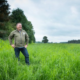 Samenwerking Van Vliet Kastanjehout gebaseerd op wederzijds vertrouwen Samenwerking Van Vliet Kastanjehout gebaseerd op wederzijds vertrouwen