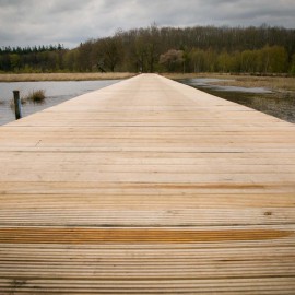 Van Vliet Kastanjehout houten fiets en wandelbrug Van Vliet Kastanjehout houten fiets en wandelbrug