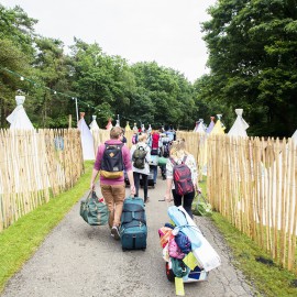 Duurzaamheid zit niet alleen in milieu, maar ook in relaties Duurzaamheid zit niet alleen in milieu, maar ook in relaties