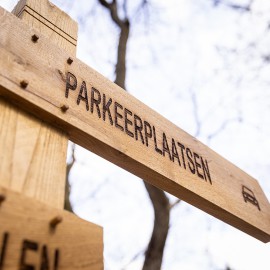 Bewegwijzering van Duurzaam Kastanje hout Bewegwijzering van Duurzaam Kastanje hout