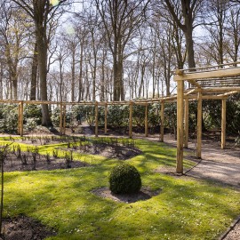 Huis Doorn is een van de oudste buitenplaatsen vlakbij de stad Utrecht Huis Doorn is een van de oudste buitenplaatsen vlakbij de stad Utrecht