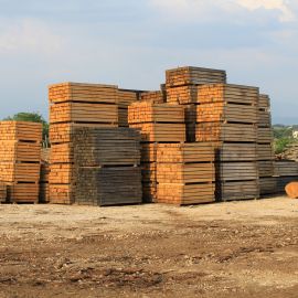Nieuw in het assortiment: kastanjehout uit Italië